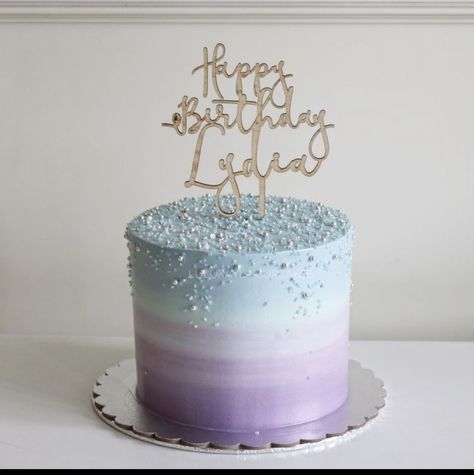 Purple Blue Cake Birthday, Blue Ombre Cake Ideas, Ombré Birthday Cake, Frozen Ombre Cake, Blue And Purple Ombre Cake, Purple Ombre Birthday Cake, Mermaid Ombre Cake, Blue Purple Ombre Cake, Ombre Effect Cake