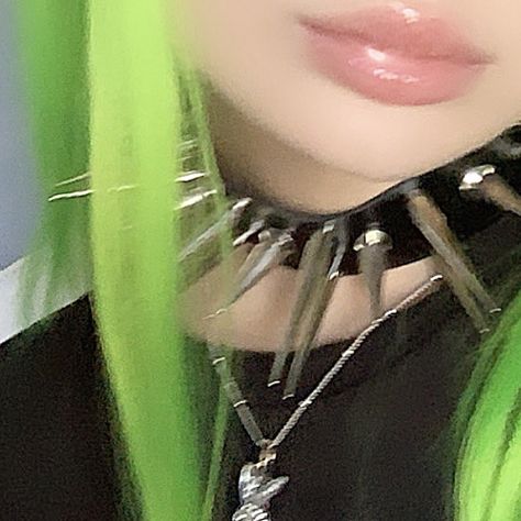 #goth #cyberpunk #gothgirl #punk #cybergoth #alternative #green #hair #hairstyles Green Egirl, Monster High Gen 3, Pee Pee Poo Poo, Venus Mcflytrap, Monster High Aesthetic, Goth Choker, Pee Pee, Girl Grunge, Catty Noir