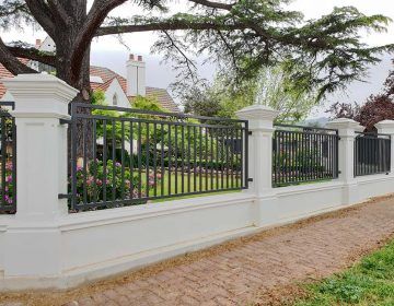 Pillar Fence-Adelaide Fence Centre-Linden-Park-3 Elegant Fence Ideas, Entrance Gates Driveway, Classic Fence, Fence Gate Design, Country Fences, Mansion Exterior, House Fence Design, Modern Fence Design, Front Garden Landscape