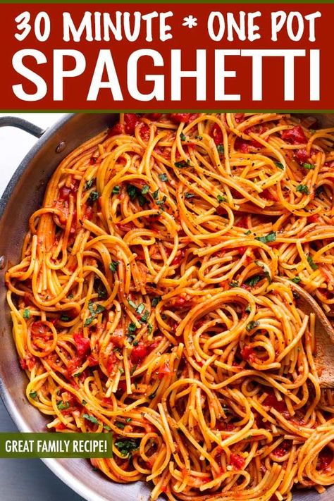 One Pot Spaghetti With Meat Sauce, Italian Pasta Dinner, Spaghetti Dishes, Instant Pot Spaghetti Recipe, Pasta Casseroles, Spagetti Recipe, Spaghetti Recipes Easy, Meals Without Meat, Vegetarian Spaghetti