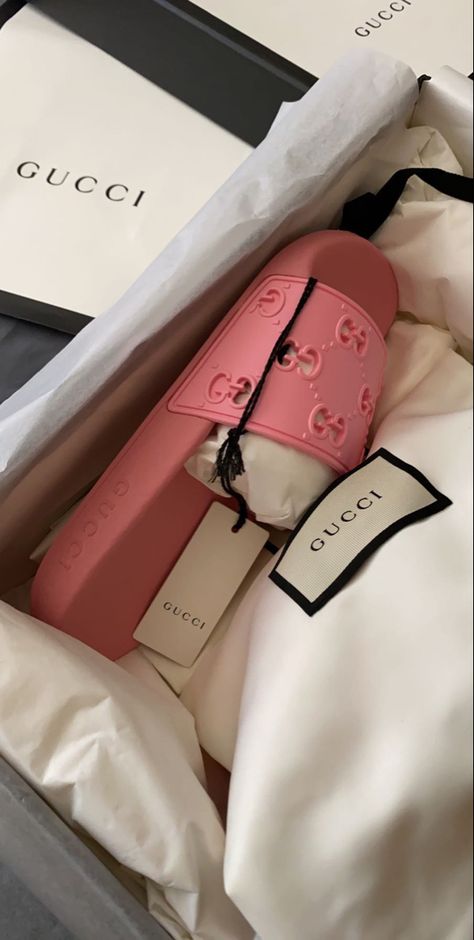 Pink Gucci Slides, Cute Slides, Pretty Sneakers, Gucci Slides, Pretty Sandals, Pink Lifestyle, Trendy Shoes Sneakers, Pretty Shoes Sneakers, All Nike Shoes