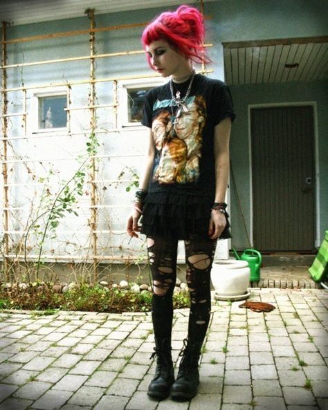 pink hair Moda Ulzzang, Punk Rock Grunge, Scene Girl, Look Grunge, Goth Outfit, Punk Girl, Estilo Punk, New Rock, Looks Black