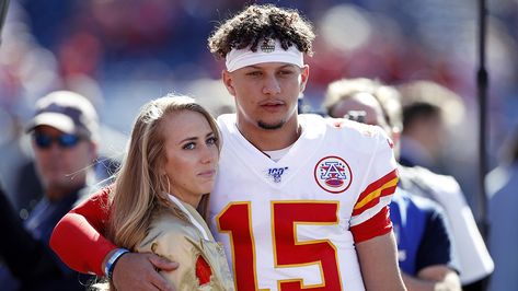 Patrick Mahomes’ Fiancée Brittany Matthews Is an Ex-Professional Athlete—Here’s What to Know About Her | StyleCaster Brittany Matthews, Nfl Wives, Brittany Mahomes, Nfl Football Art, Kansas City Chiefs Football, Professional Soccer, Chiefs Football, Patrick Mahomes, Skirt And Sneakers