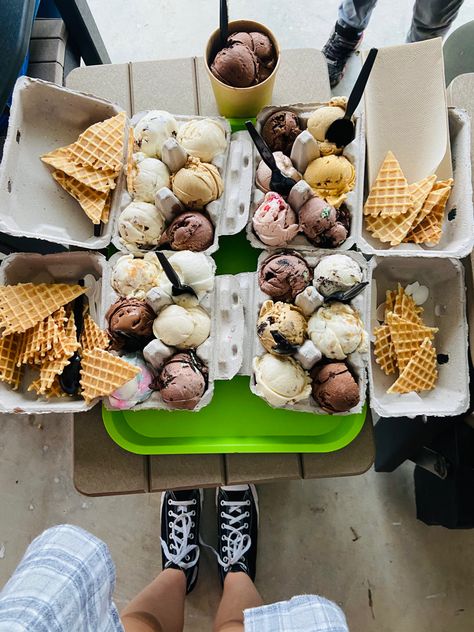 Ice Cream Shack Ideas, Nostalgic Ice Cream Shop, Ice Cream And Coffee Shop Ideas, Walk Up Ice Cream Shop, Ice Cream Coffee Shop, Ice Cream Flights, Creamery Shop, Beach Ice Cream Shop, Ice Cream Store Aesthetic