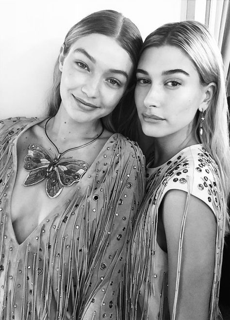 Hailey Baldwin News, Hailey Baldwin Style, Sports Illustrated Models, Jenner Sisters, Hailey Baldwin, Salma Hayek, Models Off Duty, Girl Gang, Hailey Bieber