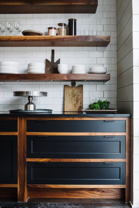 How To Decorate With Stylish Black Kitchen Cabinets Dapur Rustic, Rustic Industrial Kitchen, Interior Dapur, Kitchen Ikea, Shelves Kitchen, Kabinet Dapur, Two Tone Kitchen, Farmhouse Kitchen Cabinets, Kitchen Design Trends