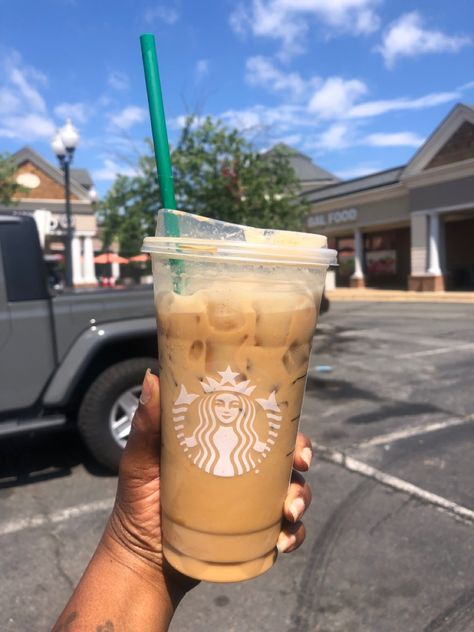 Brown Sugar Oatmilk Shaken Espresso, Shaken Espresso, Faceless Aesthetic, Creator Aesthetic, Starbucks Drinks Diy, Quiet Life, Spark Joy, Starbucks Drinks, Brown Girl