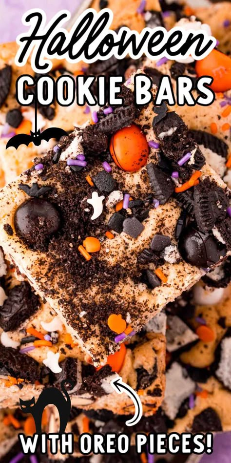 Halloween Oreo Cake Bars, Halloween Blondie Bars, Sugar Cookie Oreo Brownie Halloween, Halloween Oreo Recipes, Halloween Cookie Board, Halloween No Bake Cookies, Halloween Bars Dessert, Halloween Desserts Easy Cookies, Halloween Oreo Cookies