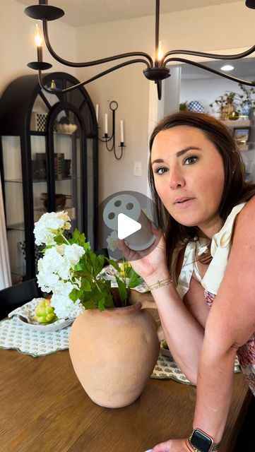 kenzie ervin | Decor + DIY + Thrift on Instagram: "kinda cool or kinda weird? 🤓 “SAVE” this video so you remember to find a toothbrush holder next time you’re thrifting!! 
•
•
a little home decor hack to turn a thrifted toothbrush holder into a flower frog! 🌸🐸
•
•
•
placemats and napkins from @cottonprintclub 
vase from @studiomcgee 
bowls from @dinewithfable 
table from @plankandbeamfurniture 
#thrifted #thrifting #thriftstorefinds #diyhomedecor #diyideas #thriftinghaul #upcycle #vintagehome #dininginspo #goodwillhaul" Placemats And Napkins, Thrifted Home, Home Decor Hacks, Main Theme, Flower Frog, Thrift Store Finds, Interstellar, Little Houses, Toothbrush Holder