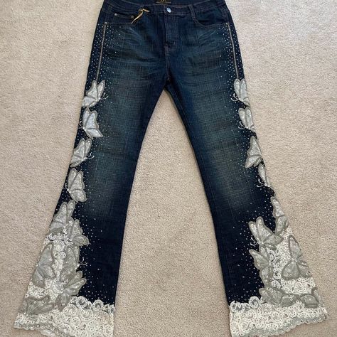 Amanda Adams Couture Handmade Size 8 Boot Leg Jeans. "Hey, You Have Butterflies On Your Butt!!" Designed With Beads, Bling, And Butterflies. Feminine, Flattering, Unique, In Perfect Condition With Tags And Extra Beads And Sequins. Flare Jeans With Lace, Lace Bottom Jeans, Iron On Patches Jeans, Lace Flare Jeans, Unique Jeans For Women, Junko Jeans, Custom Pants Jeans, Upcycle Clothes Jeans, Depop Tips