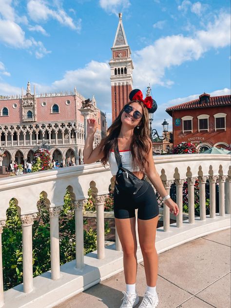 Disney Park Outfits Women Summer, Disneyland Outfits Summer 2023, Outfits To Wear To Disneyland Summer, Disneyland Outfit Ideas Spring, Disney Outfits Summer Casual, Disney Spring Outfits Women, Vacation Outfits Florida Disney, Wdw Outfits Women Summer, Disneyland Park Outfit