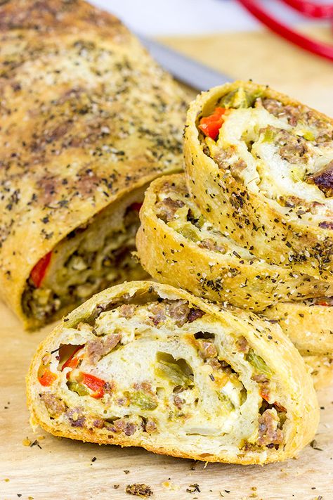 This Spicy Italian Sausage Roll is the perfect appetizer for your next party! Italian Sausage Rolls Recipe, Pastry Rolls, Spicy Italian Sausage, Sausage Rolls Recipe, Sausage Bread, Sausage Roll, Italian Sausage Recipes, Ground Italian Sausage, Diner Recipes