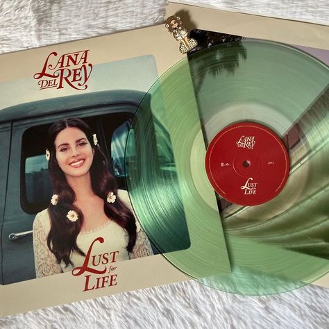 Lana Del Rey Coke Bottle Vinyl, Tunnel Under Ocean Blvd, Vintage Music Art, Under Ocean, Cd Aesthetic, Vinyl Aesthetic, Lana Del Rey Love, Lana Del Rey Vinyl, Ocean Blvd