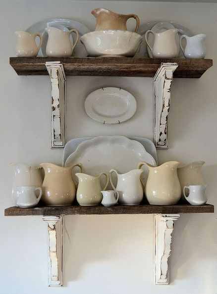 20+ Thrifty Farmhouse Decor Ideas - Knick of Time Rustic Shelves Diy, Barnwood Shelves, Cocina Shabby Chic, Decoration Shabby, Funky Junk Interiors, White Dishes, Rustic Shelves, Shabby Chic Kitchen, Chic Kitchen