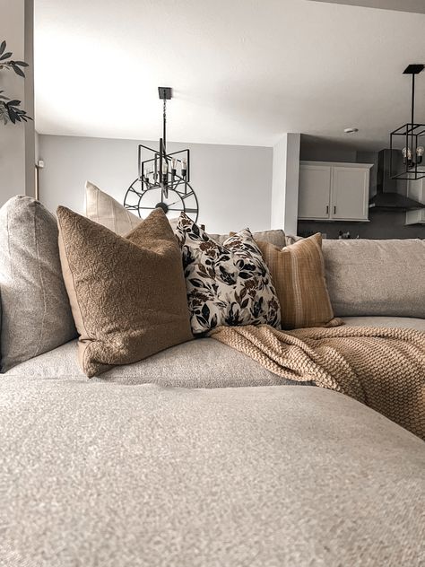 Oatmeal Sofa Living Rooms, Taupe Sofa Living Room Ideas, Tan Couch Living Room Ideas, Beige Couch Living Room Ideas, Neutral Sofa Living Room, Taupe Sofa Living Room, West Elm Harmony, Decorative Pillows Living Room, Beige Couch Living Room