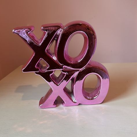 Pink, Not Brand New, Very Cute Room Decor! Such A Pretty Accessory For Your Bedroom! Pink Room Lamp, Black White Pink And Gold Bedroom, Cute Girly Room Decor, Mcbling Room Decor, Pink Valentines Decor, Y2k Decorations, Baddie Decor, Pink Girly Bedroom, 2000s Decor