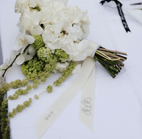 Organic Bridesmaid Bouquet, Unique Bridesmaid Bouquet Ideas, Dainty Bridal Bouquet, White Floral Bridal Bouquet, Whimsical White Bouquet, Simple Elegant Bridal Bouquet, White Boquetes Of Flowers Wedding, Simple Elegant Wedding Bouquet, Fern Wedding Decor