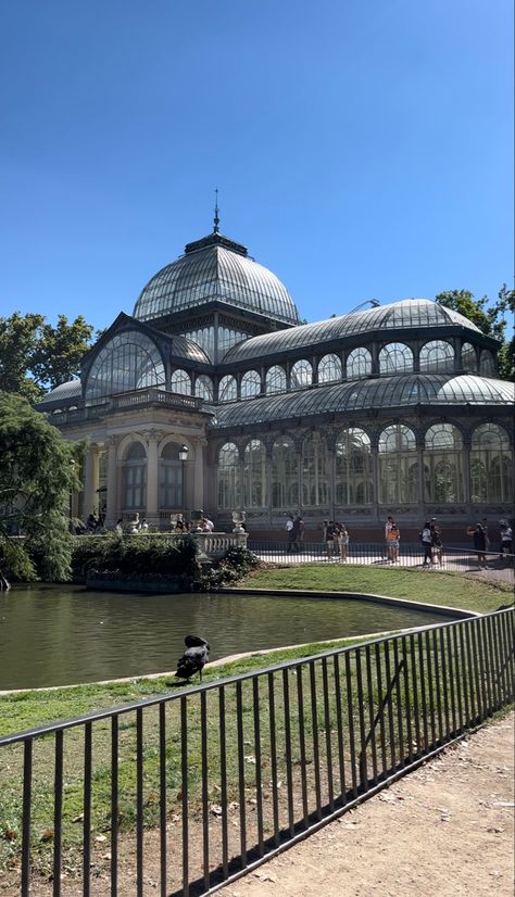 Retiro Park Madrid, Madrid Aesthetic, Madrid Spain Travel, Retiro Park, Spain Aesthetic, Foto Inspo, Madrid City, Dream Trips, Fav Place