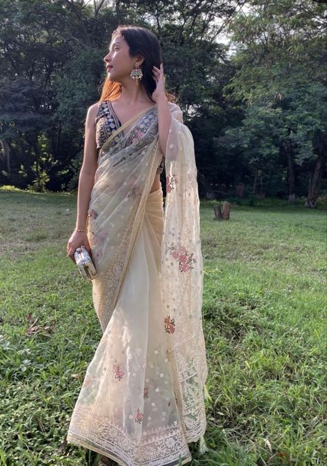 Indian Saree, Got Married, In Love, Romance, Saree, Books, Fashion Tips