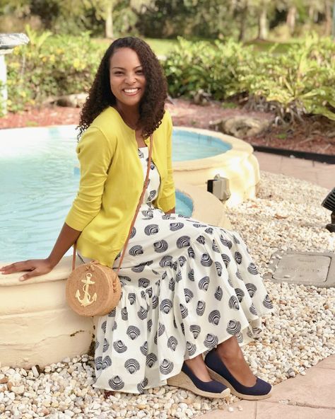 J.Crew dress paired with Bosom Buddy Canteen Bag ❤️ Modest Classy, J Crew Dress, Classy Fashion, Modest Clothing, Church Outfits, Dress Yellow, Modest Fashion Outfits, Christian Women, Christian Clothing