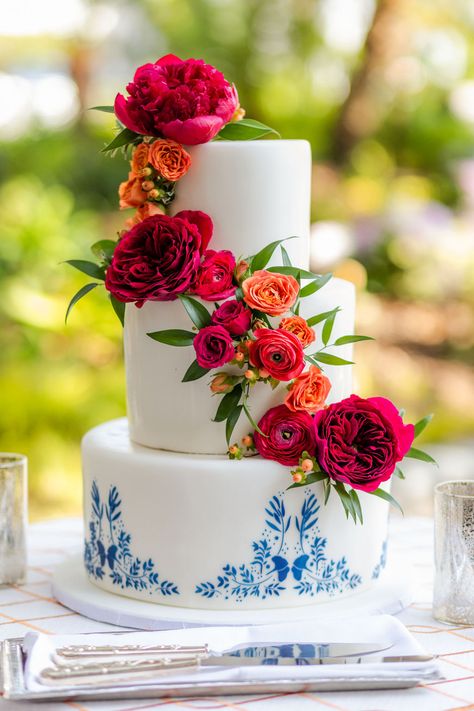 Colorful Church Wedding Celebrated with Mexican Culture | California Wedding Day Mexican Wedding Cupcakes, Mexican Style Wedding Cake, Mexican Inspired Wedding Cake, Salvadoran Wedding Traditions, Mexican Style Cake Ideas, Spanish Style Wedding Cake, Mexican Wedding Recuerdos, Mexican Candy Table Ideas Wedding, Mexican Theme Wedding Cake