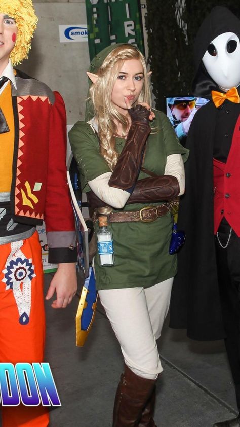 Link Zelda Costume, Link Halloween Costume, Female Link, Musketeer Costume, Gender Bend Cosplay, Zelda Costume, Zelda Dress, Link Costume, Perfect Halloween Party