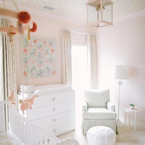 Lulie Wallace (@luliewallace) • Instagram photos and videos Peach Nursery, Fantasy Bedroom, Sweet Nursery, Girl Nursery Room, Style Deco, Pink Nursery, Baby Bedroom, Nursery Inspiration, Baby Nursery Decor