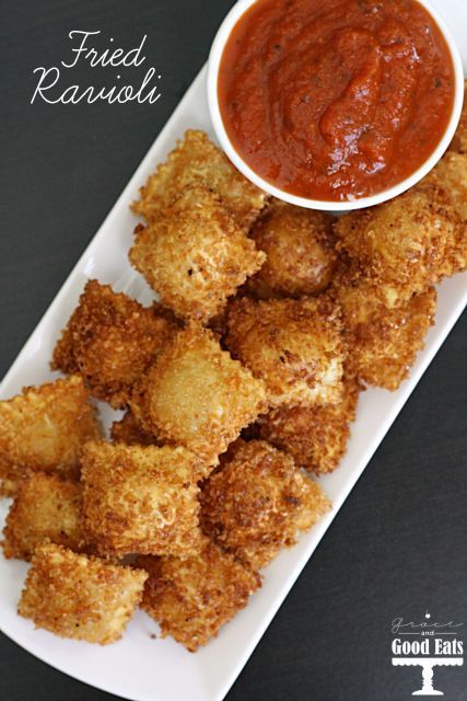 Deliciously easy fried four cheese ravioli- serve with spicy marinara for the perfect appetizer Deep Fried Ravioli, Fried Ravioli, Italian Night, Diy Easy Recipes, Zuppa Toscana, Fettuccine Alfredo, Think Food, Perfect Appetizers, Minestrone