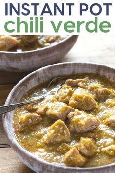 Instant Pot Chili Verde, Stew Low Carb, Chili Verde Recipe, Pressure Cooker Chili, Instant Pot Chili, Green Chili Recipes, Gluten Free Instant Pot, Chilli Recipe, Chili Verde