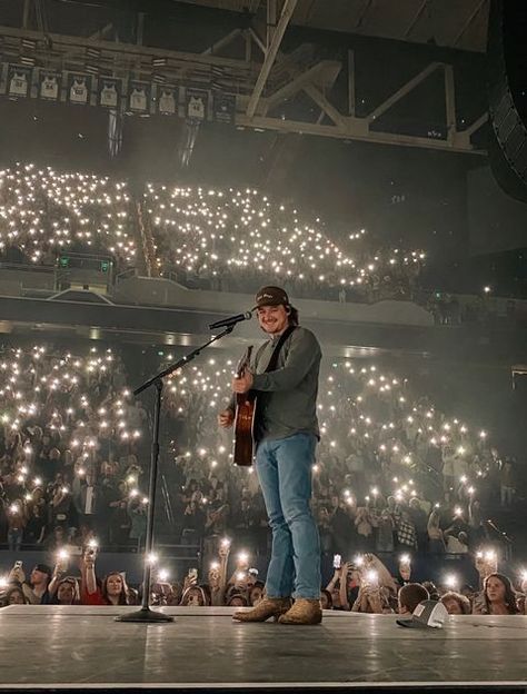 Vsco Account, Country Backgrounds, Best Country Singers, Country Music Concerts, Country Music Quotes, Western Life, Concert Aesthetic, Dream Concert