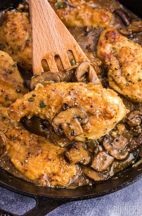 Yum! These delicious chicken skillet recipes are perfect for simple dinner nights. Make chicken in a skillet 21 tasty ways. Mushroom White Wine Sauce, Chicken In White Wine Sauce, Chicken In White Wine, Chicken In A Skillet, Chicken White Wine Sauce, White Wine Recipes, Mushroom Wine Sauce, White Wine Chicken, Chicken Skillet Recipes