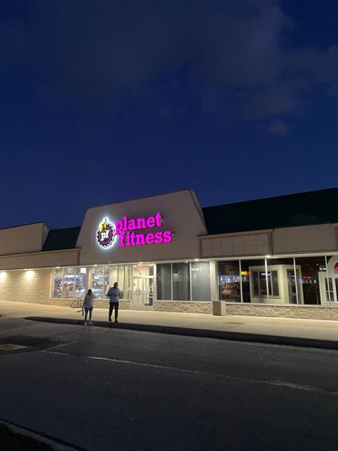 Planet Fitness Aesthetic, Planet Fitness Gym, Night Workout, Florida Life, Fitness Aesthetic, Gym Aesthetic, Planet Fitness, 2023 Vision, Planet Fitness Workout