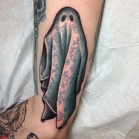 Sheet Ghost Tattoo, Wrist Tattoo Designs, Wrist Tattoo Ideas, Sheet Ghost, Ghost Tattoo, Upper Arm Tattoos, Spooky Tattoos, Ink Master, Best Friend Tattoos