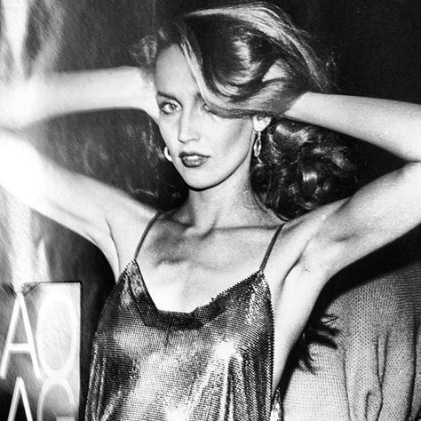 Jerry Hall channelling studio 54 like no other. Christmas day fit sorted. #disco Studio 54 Party, 70s Glamour, Jerry Hall, Disco Glam, Disco Fever, 70s Disco, Studio 54, Vogue Uk, I'm With The Band