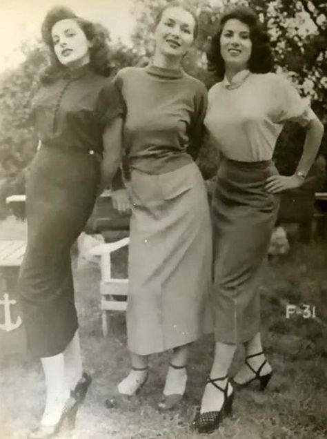 34 - Historic Pictures From 1930's -60's of Woman Being Risque and Playful Estilo Pin Up, Bullet Bra, Poodle Skirt, Three Women, Design Moda, Tight Sweater, 50 Style, Foto Vintage, Vintage Mode