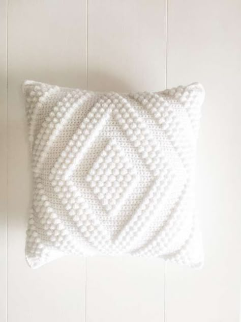 Farmhouse Crochet, Modern Haken, Texture Pillow, Crochet Cushion Pattern, Bobble Stitch Crochet, Bobble Crochet, Sunflower Crochet, Magazine Drops, Cushion Cover Pattern