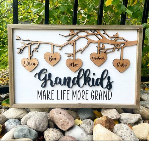 Grandchildren Sign Grandparent Gift Personalized Grandkids - Etsy Canada Kentucky Christmas, Grandchildren Sign, Grandkids Sign, Grandkids Room, Max And Ruby, Tree Signs, Christmas Craft Projects, My Old Kentucky Home, Christmas Door Hanger