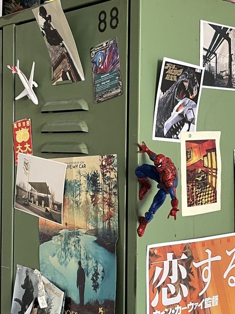 Marvel House Decor, Spiderman Furniture, Spider Man Room Aesthetic, Room Ideas Marvel, Spiderman Room Aesthetic, Spider-man Room, Transformers Bedroom, Nerd Room Aesthetic, Spider Man Bedroom Ideas