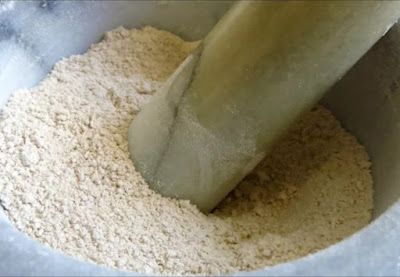 How to make Salt and Vinegar Seasoning Salt And Vinegar Rub Recipe, How To Make Salt And Vinegar Seasoning, Diy Salt And Vinegar Seasoning, Salt And Vinegar Dry Rub Recipe, Salt And Vinegar Seasoning, Make Vinegar, Chicken 101, Salt And Vinegar Chips, Chip Seasoning