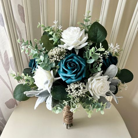 Entourage Flowers, Bridal Bouquet Navy, Sage Bridesmaids, Teal Wedding Bouquet, Navy Blue Wedding Bouquets, Norse Wedding, Navy Wedding Bouquet, Navy Blue Bouquet, 15 Cake