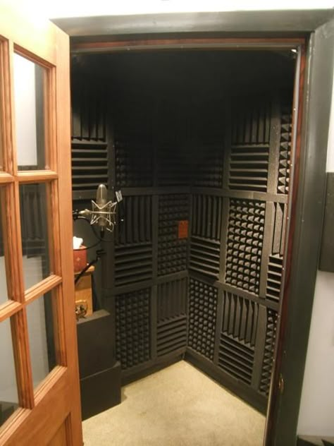 Ventilation and AC for a vocal booth. - VS-Planet Forums Studio Booth Design, Voice Over Studio Home, Sound Booth Design, Home Studio Music Ideas, Basement Recording Studio, Home Music Studio Ideas, Studio Music Room, Sound Booth, Studio Booth