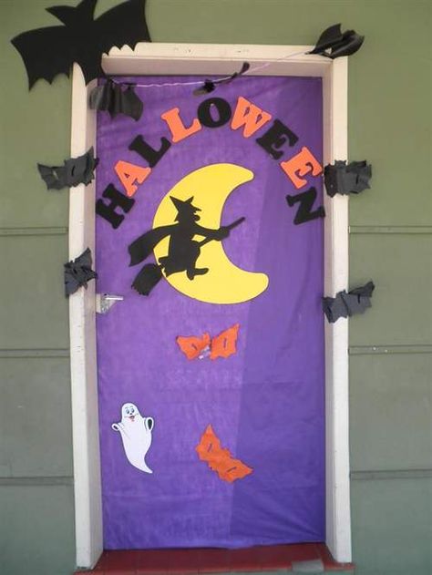 Festa de Halloween: Ideias faça você mesmo - Artesanato Passo a Passo! Porta Halloween, Halloween Ideias, Halloween Door, Halloween House, Haunted House, Toy Chest, Arts And Crafts, Halloween, Home Decor