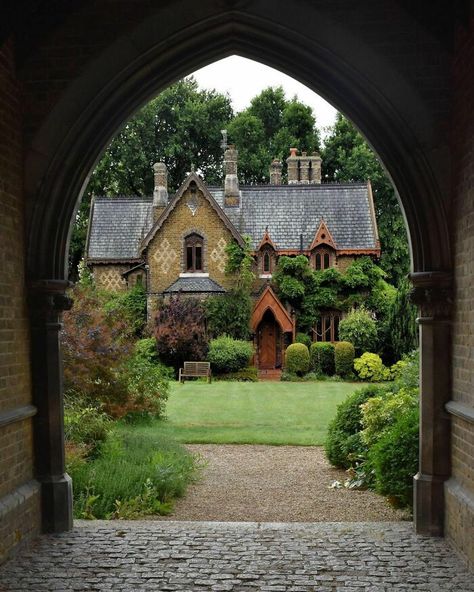 19th Century Victorian Gothic Cottage Framed By The Arch Of The Gatehouse At Holly Village, Highgate, North London, UK Holly Village, Oslo Opera House, Gothic Cottage, Neo Gothic, Gate House, Architecture Design Concept, Visit London, House Built, Brickwork