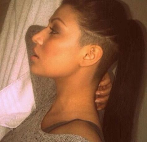 Yeasss Unique Undercut, Undercut Ponytail, Long Hairstyles For Women, Undercut Long Hair, Half Shaved, Shaved Undercut, Undercut Women, Trending Hairstyles, Undercut Hairstyles