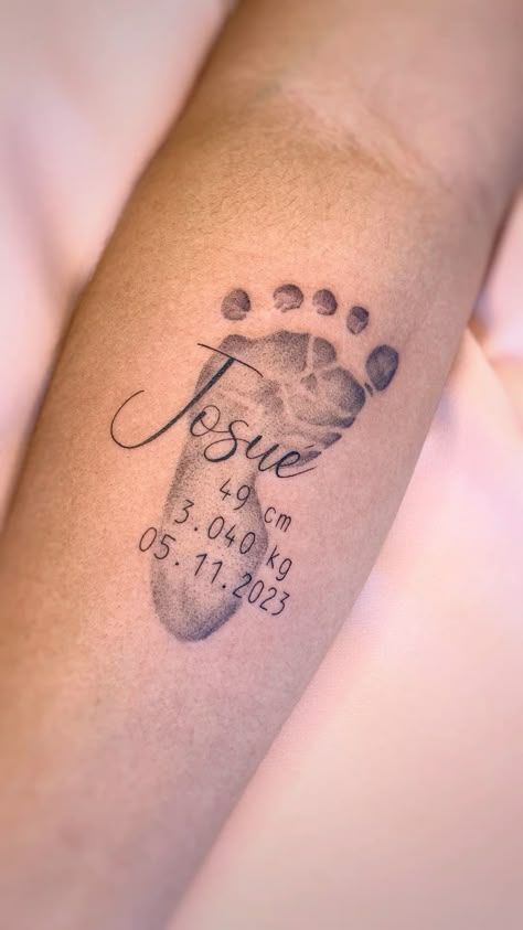 Tattoo Dedicated To Kids, Baby Jesus Tattoo, Tattoos For Kids Names, First Baby Tattoo Ideas Mom, Tattoos For Your Son, Tattoos For Your Child, Chance Tattoo, Family Tattoos Ideas, Kid Tattoos For Moms