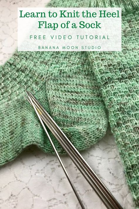 Easy Sock Knitting Pattern, How Do You Knit, Sock Knitting Pattern, Knitted Socks Free Pattern, Learn To Knit, Knit Accessories, Knitting Tutorials, Sock Knitting, Hand Knit Socks