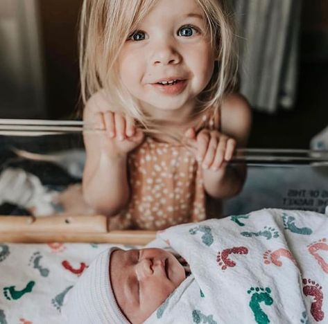 ✯ 𝙸 𝙽 𝚂 𝚃 𝙰 𝙶 𝚁 𝙰 𝙼 @𝙴𝚖𝚒𝚕𝚢𝙼𝚘𝚑𝚜𝚒𝚎 ✯ Hospital Pictures, Foto Baby, Newborn Pictures, Big Sister, Future Baby, Future Kids, Baby Fever, Newborn Photos, Baby Pictures