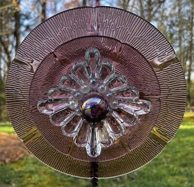 Amethyst Flower Petal & Clear Glass Garden Flower Repurposed Suncatcher Yard Art  | eBay Glassware Garden Art, Acrylic Painting Diy, Plate Flowers, Glass Garden Flowers, Glass Plate Flowers, Amethyst Flower, Yard Ornaments, Outdoor Living Decor, Garden Whimsy