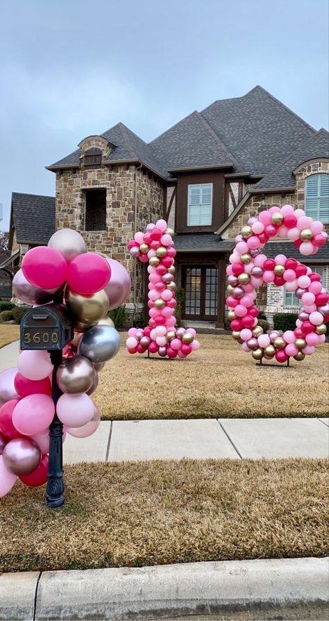 Mailbox Party Decorations, Mailbox Balloon Decor, Front Yard Birthday Decorations, Mailbox Balloons, Balloon Craft, Beautiful Balloons, Trolls Party, Grad Party Decorations, Cute Birthday Ideas