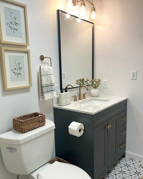 29 Modern Guest Bathroom Ideas- Just The Finishing Touch Guest Bathroom Design Ideas, Modern Guest Bathroom Ideas, Modern Guest Bathroom, Guest Bathroom Ideas, Bathroom Boho, Guest Bathroom Design, Marble Bathroom Designs, Guest Bathroom Decor, New House Bathroom